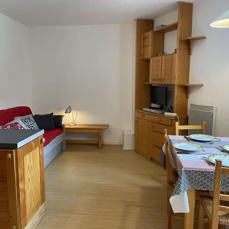4 Pers, Pied De Pistes A Chantemerle, Wi-fi, Proche Commerces - Fr-1-330e-49 Serre Chevalier